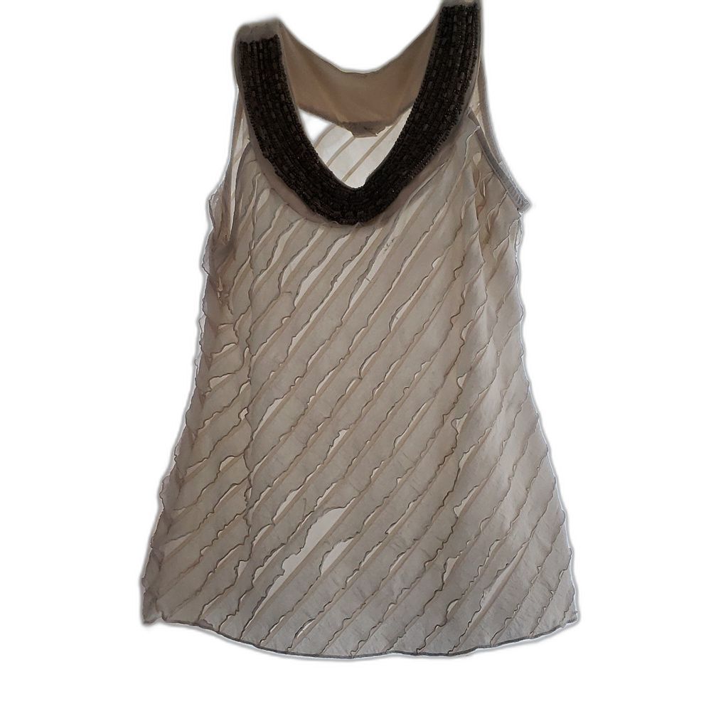 JANERIC Off-White Ruffle Sleeveless Top M | Chic Casual‎ or Dressy Blouse Summer
